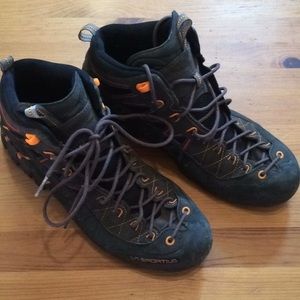 - men’s size 10 - La Sportiva - boots -